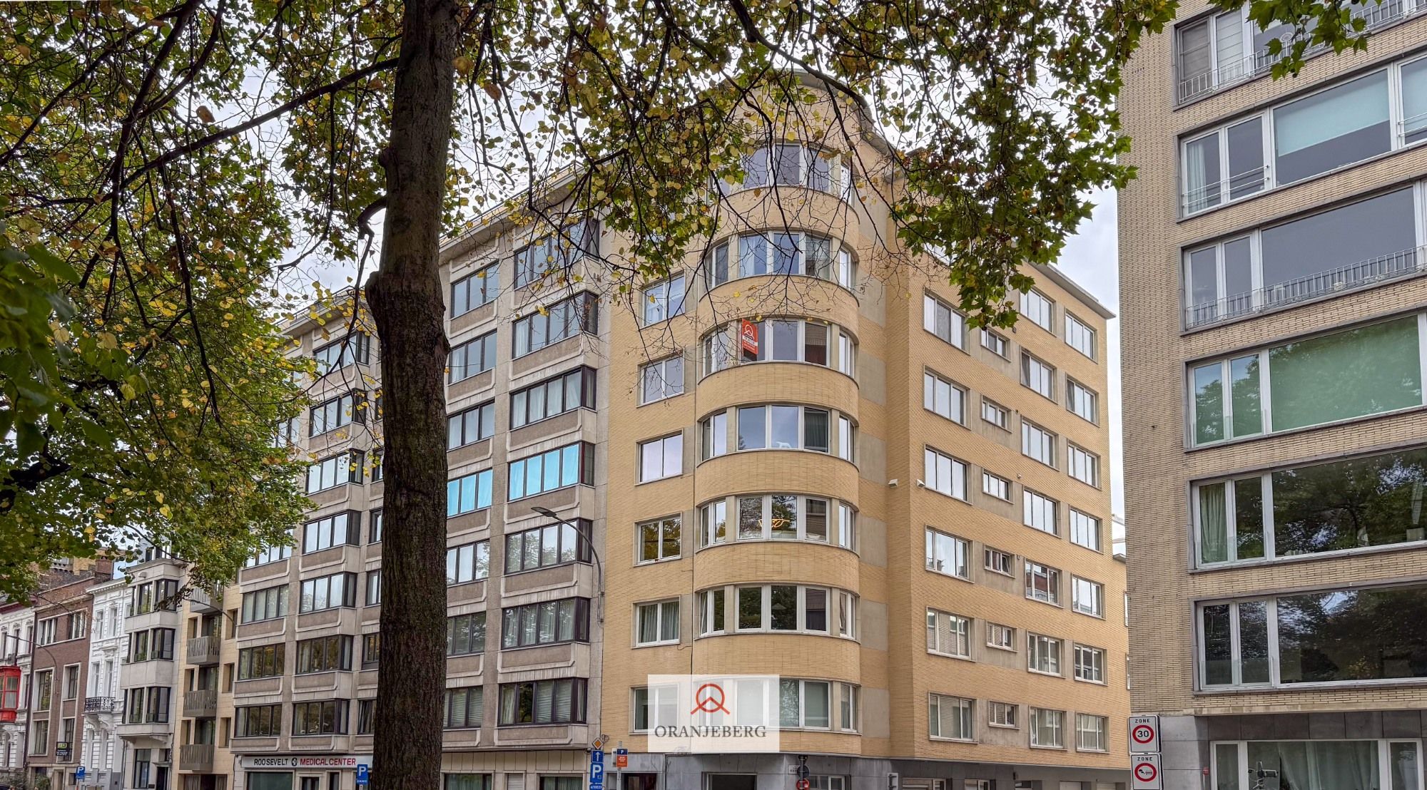 Exclusief en ruim appartement (143  m²)  met zicht op het park foto 43