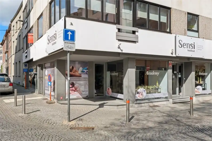 VERHUURD 2 SLK APPARTEMENT IN HET CENTRUM VAN SINT-TRUIDEN foto 3