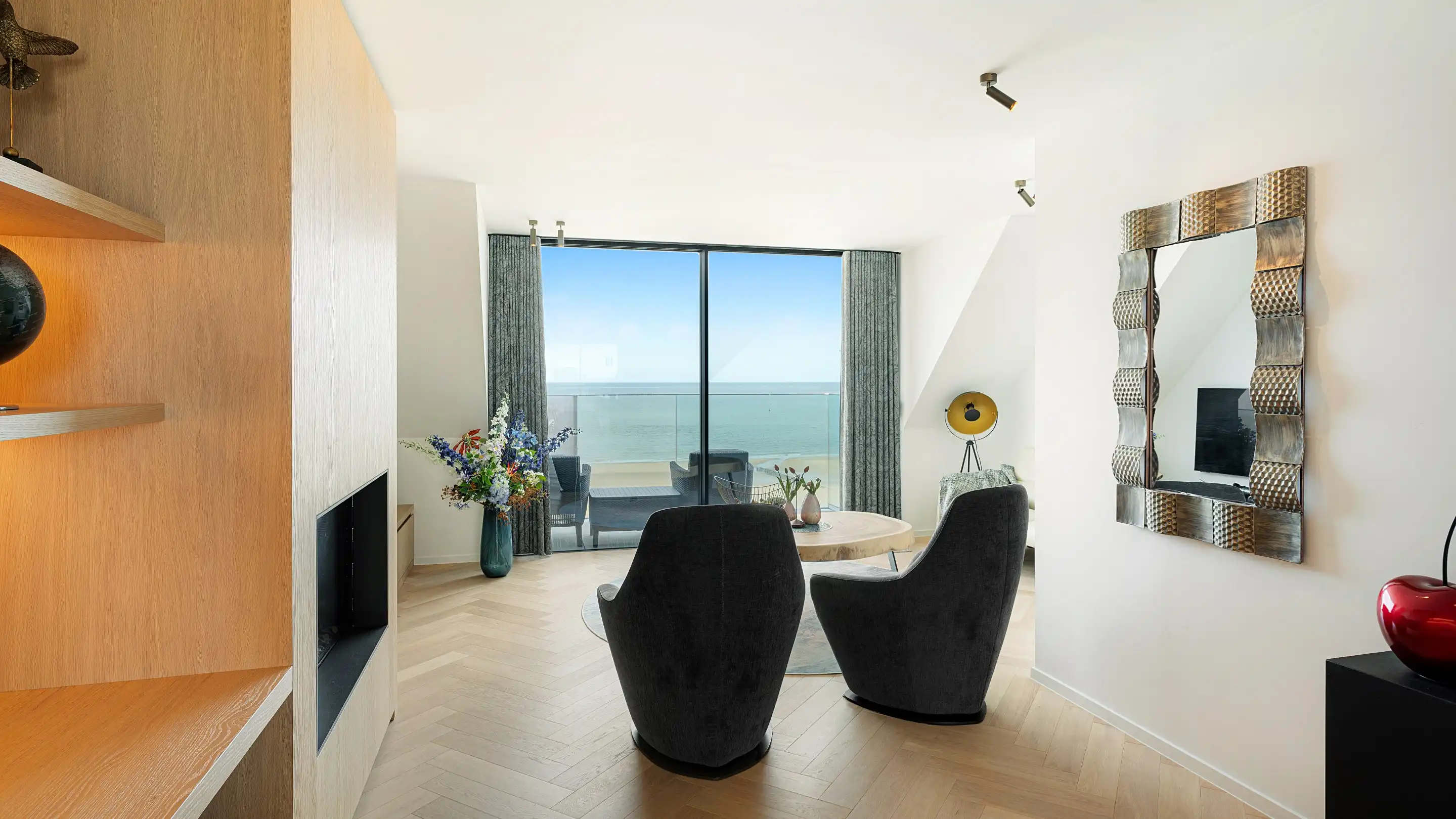 Exclusief en perfect afgewerkt appartement met unieke doorzichten op zee en het Knokse hinterland foto 5