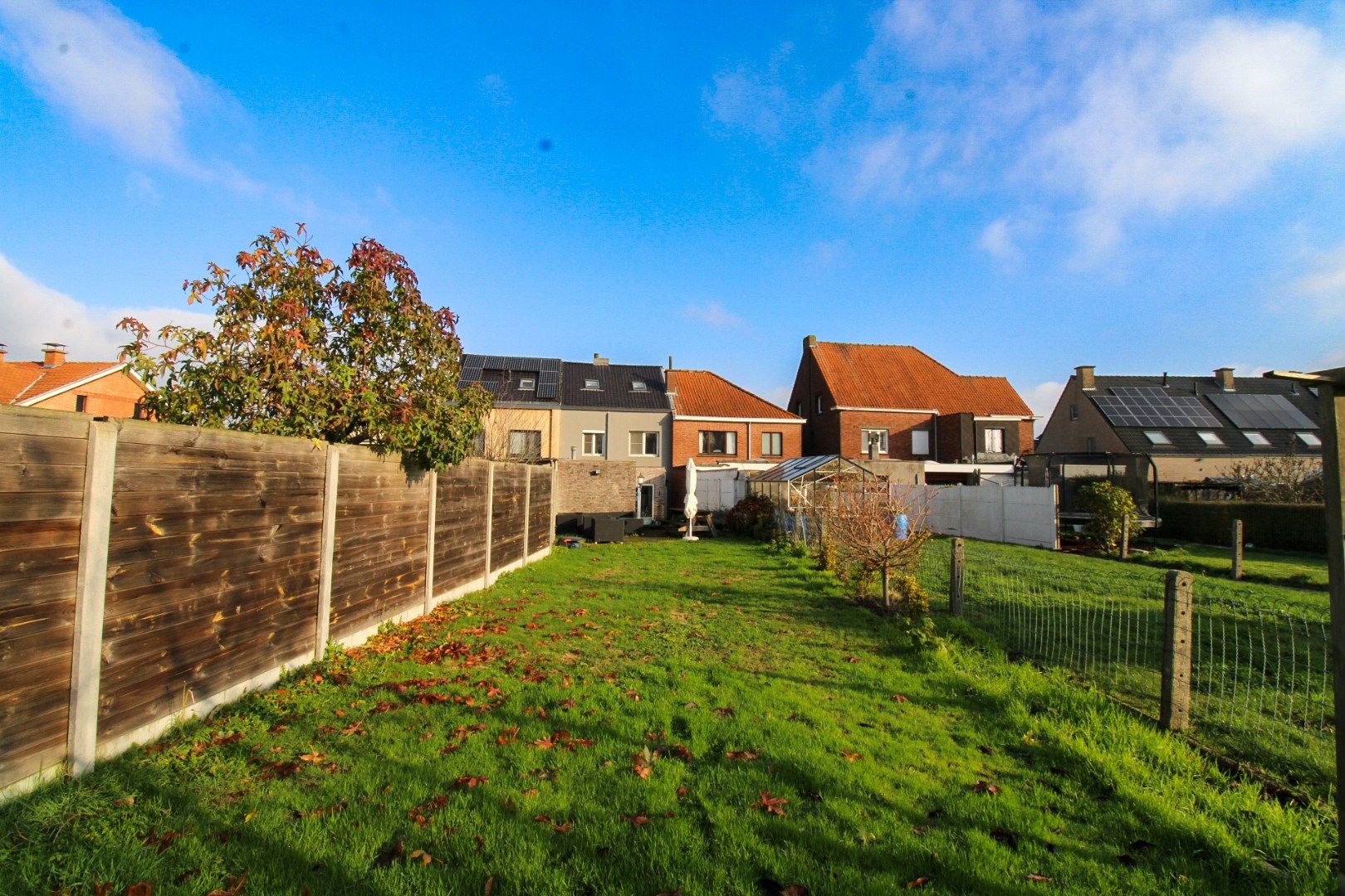 Instapklare, ruime moderne woning met 4 slaapkamers en uitgestrekte tuin te koop in hartje Temse! foto 19