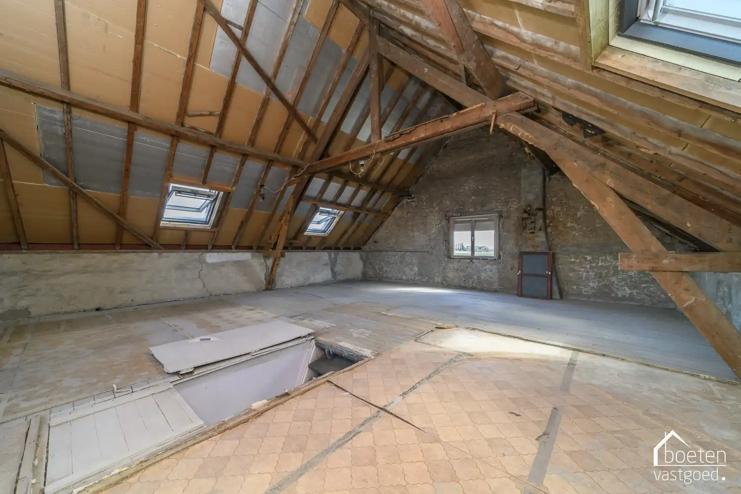 Leisele :Landelijk gelegen renovatiewoning op 1.477 m² grondoppervlakte met prachtig open zicht. foto 12