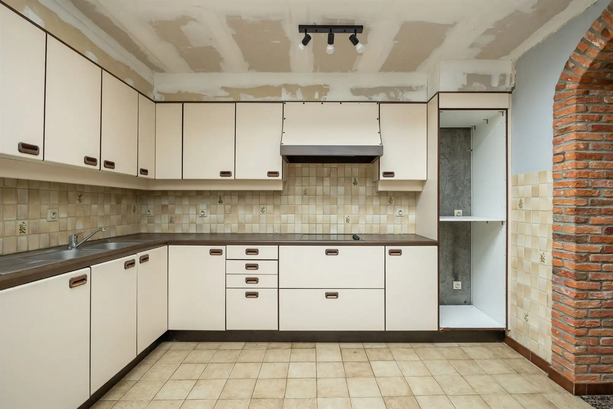 Te renoveren woning met 2 slaapkamers in Mechelen foto 7