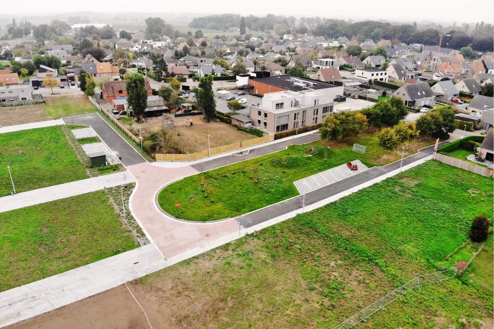Nieuwe bouwgronden voor open bebouwing dicht bij het centrum foto 3