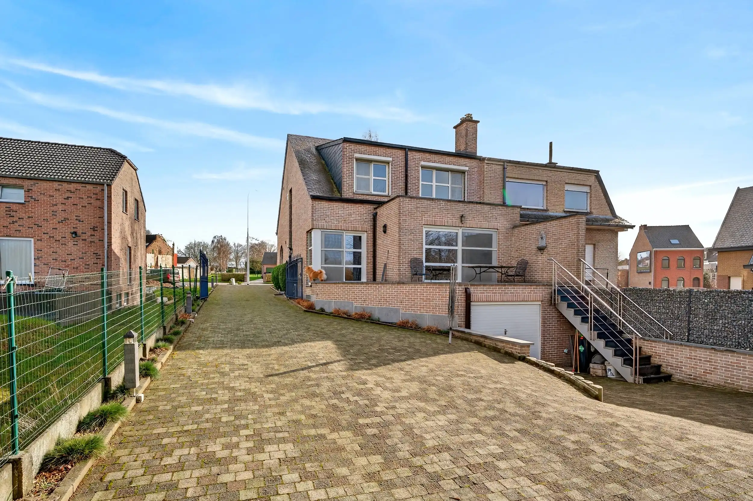 Handelshuis met loods op toplocatie foto 22