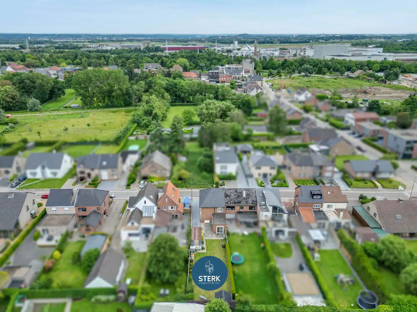 INSTAPKLARE GEZINSWONING MET LEUKE TUIN NABIJ HET CENTRUM VAN LANAKEN ! foto 21