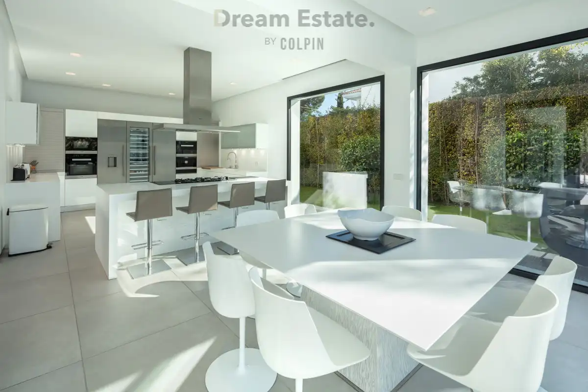 Eigentijdse villa in het bevoorrechte Nueva Andalucia foto 18