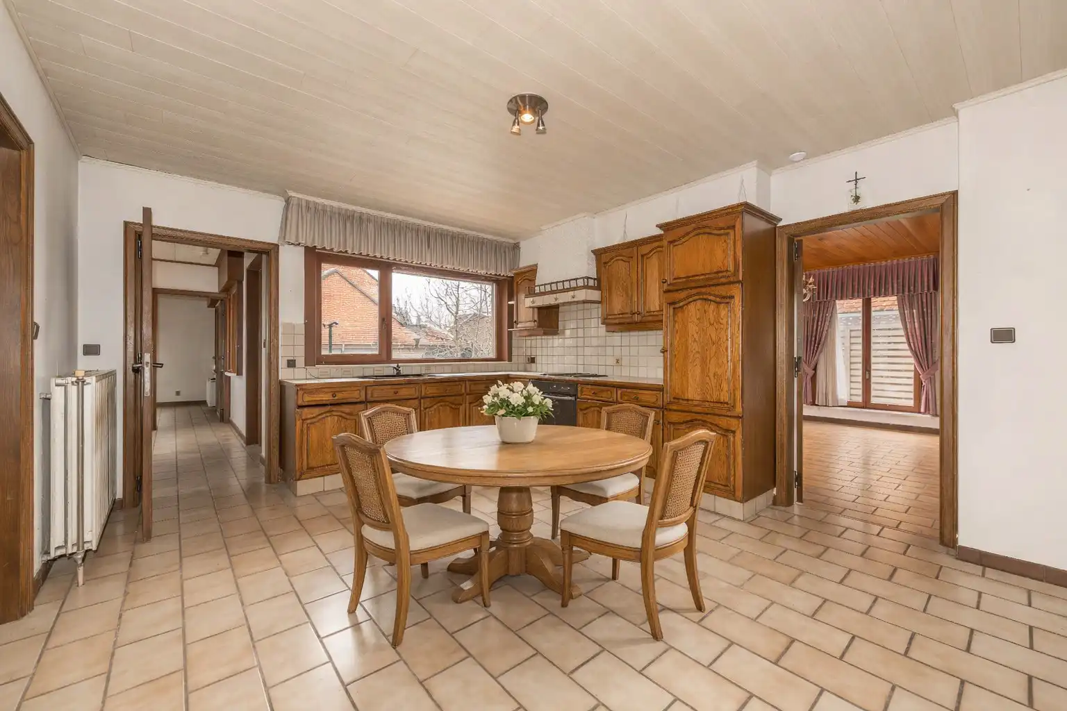 ALLEENSTAANDE WONING OP 586 m² MET TUIN | 2 SLPKS | GARAGE foto 5