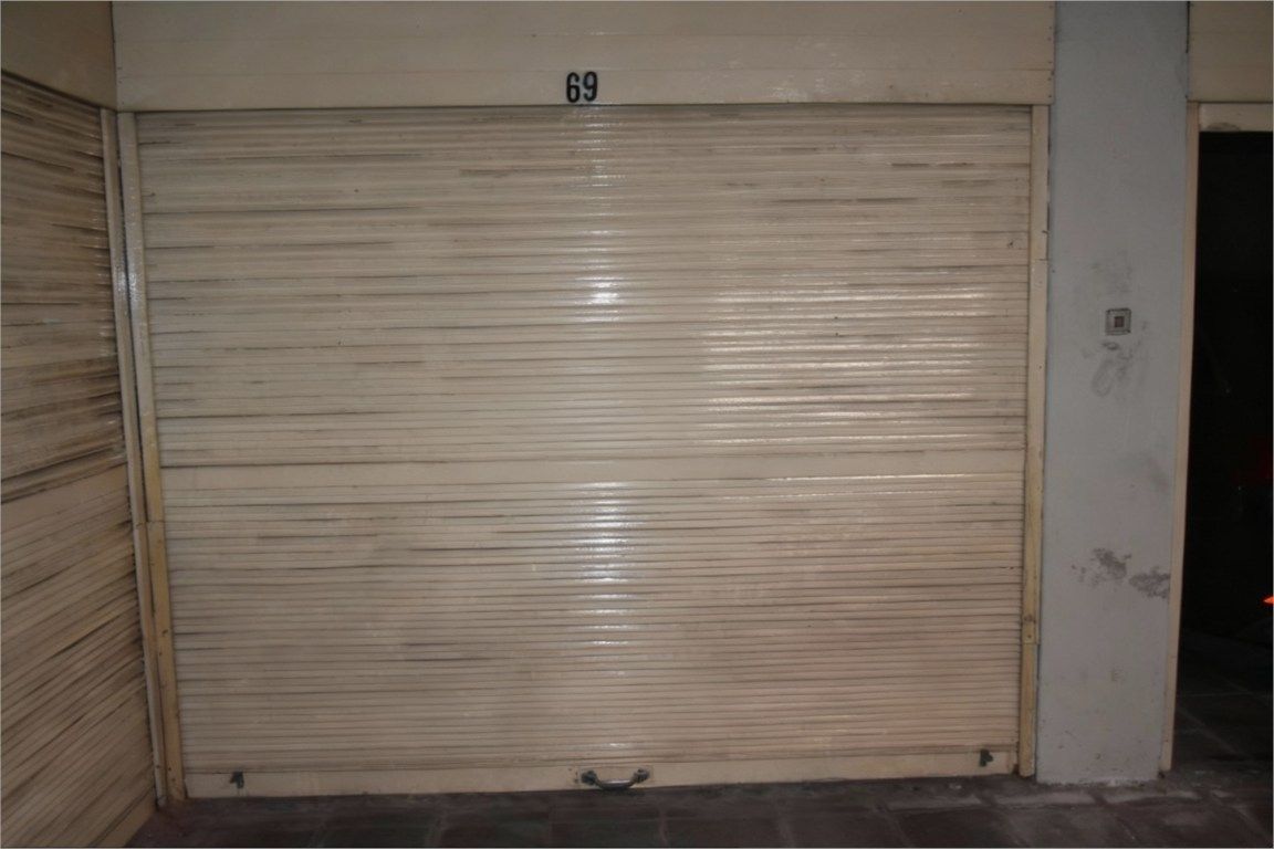 Afgesloten autobox, vlakbij Casinoplein foto 9