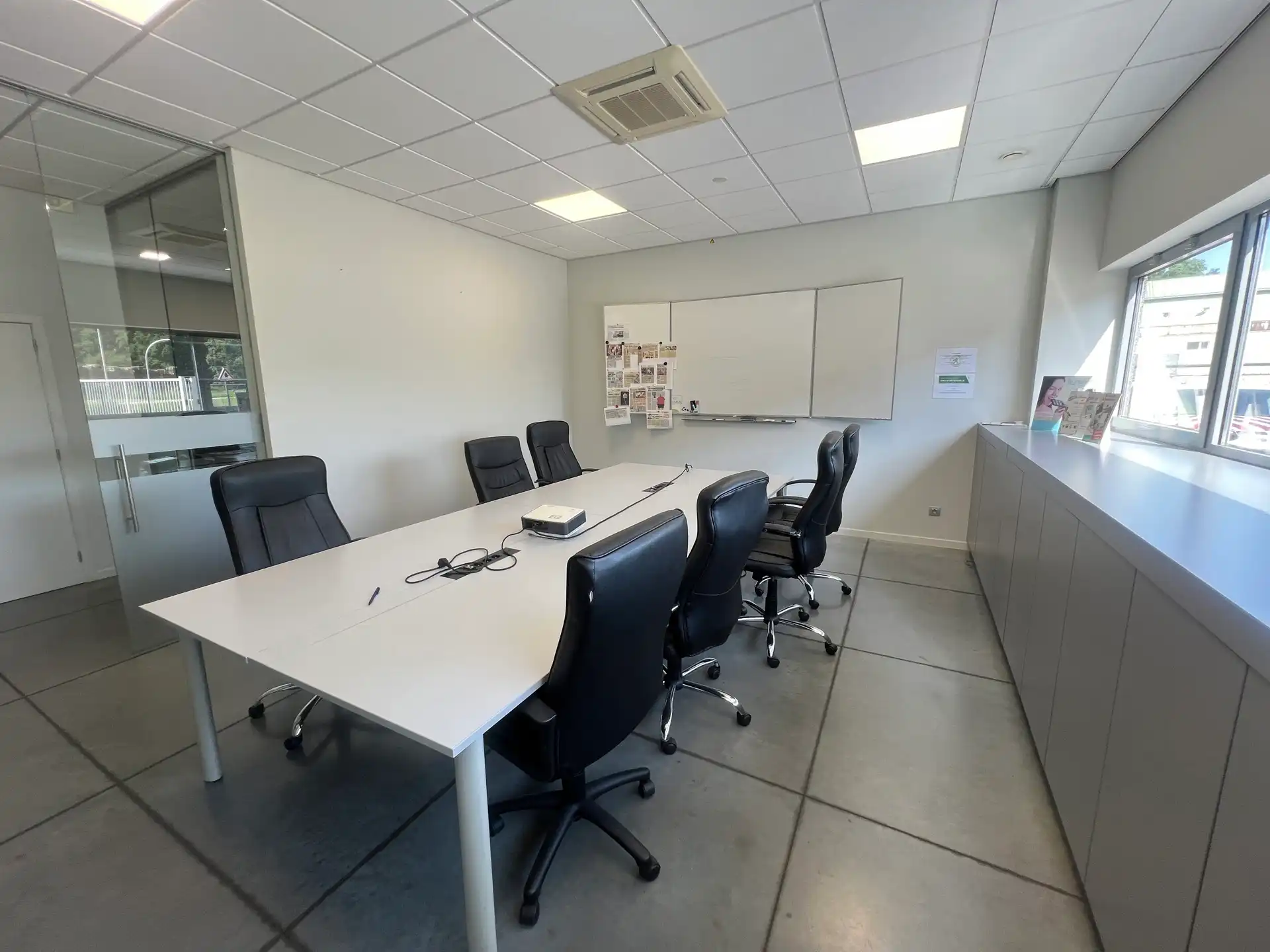 MULTIFUNCTIONEEL EN ENERGIEZUINIG BEDRIJFSGEBOUW  foto 12