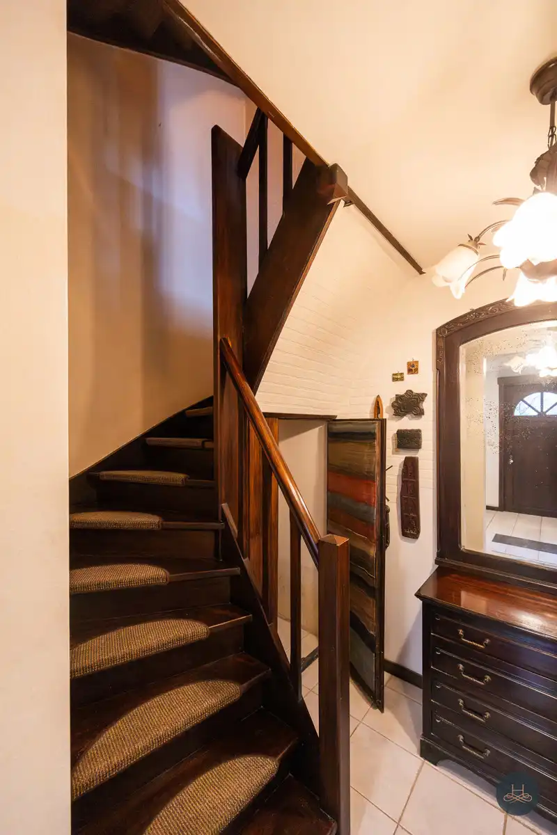 Warme, halfopen energiezuinige woning met dubbele garage foto 17