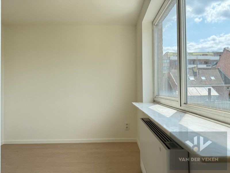 Gerenoveerde charmante bel-etagewoning op wandelafstand van het centrum foto 9