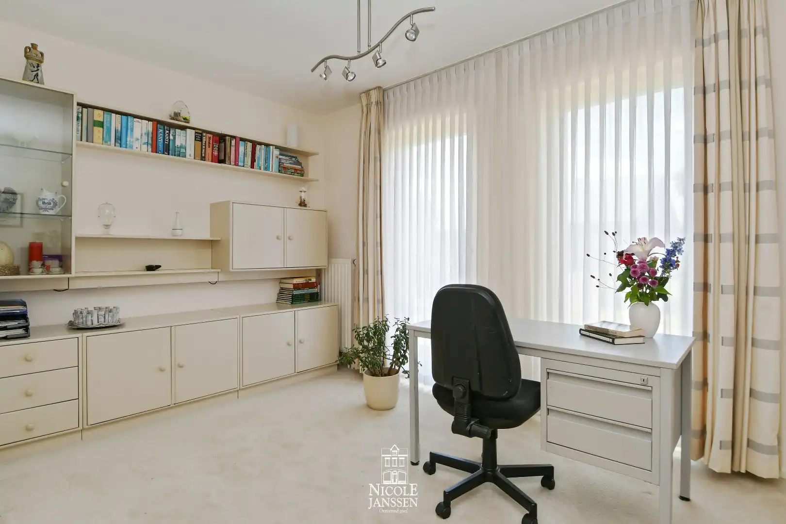 Stijlvolle villa met 4 slaapkamers, 2 badkamers en een prachtige tuin foto 21