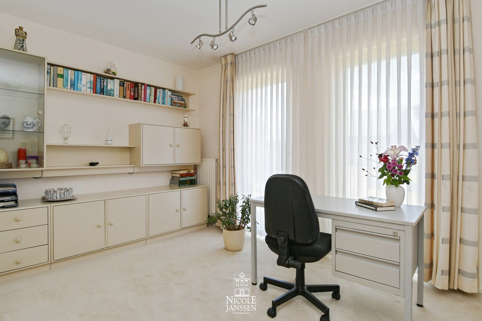 Stijlvolle villa met 4 slaapkamers, 2 badkamers en een prachtige tuin foto 21