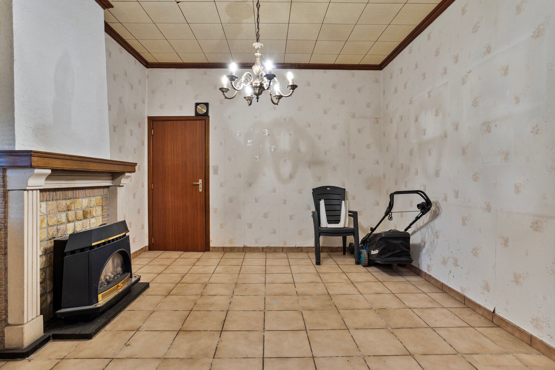 Te renoveren woning met 3 slaapkamers en tuin! foto 5