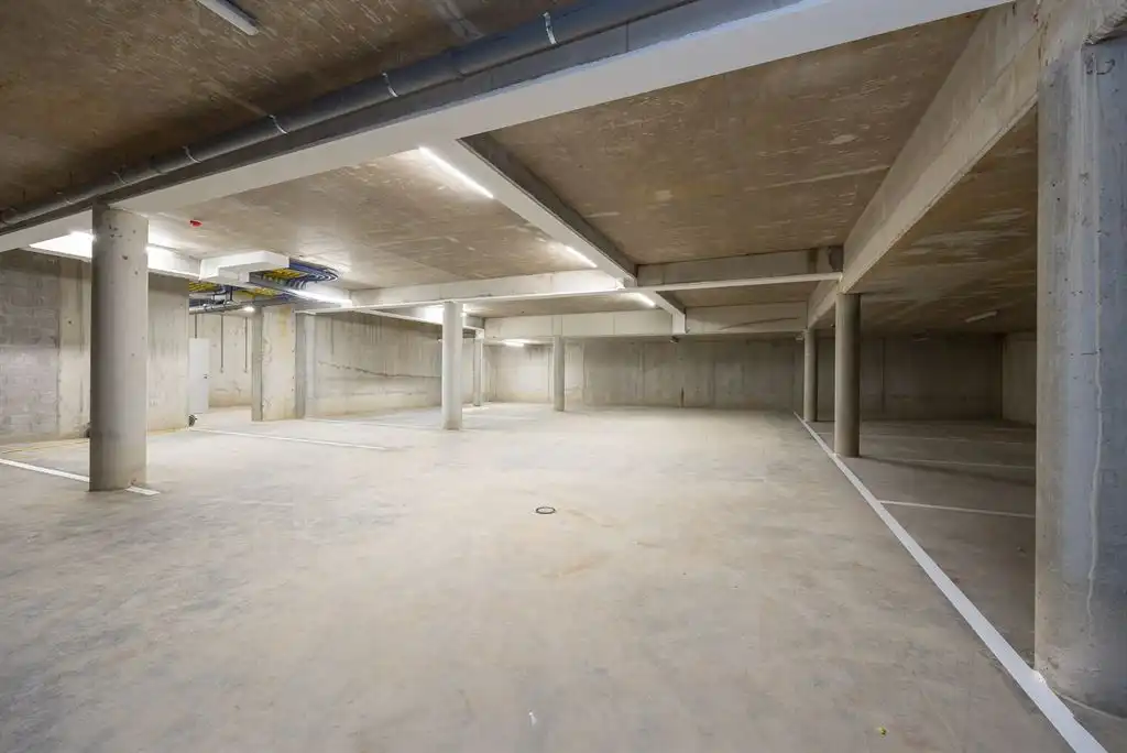 Gelijkvloers app met 3 slpk en tuin foto 19