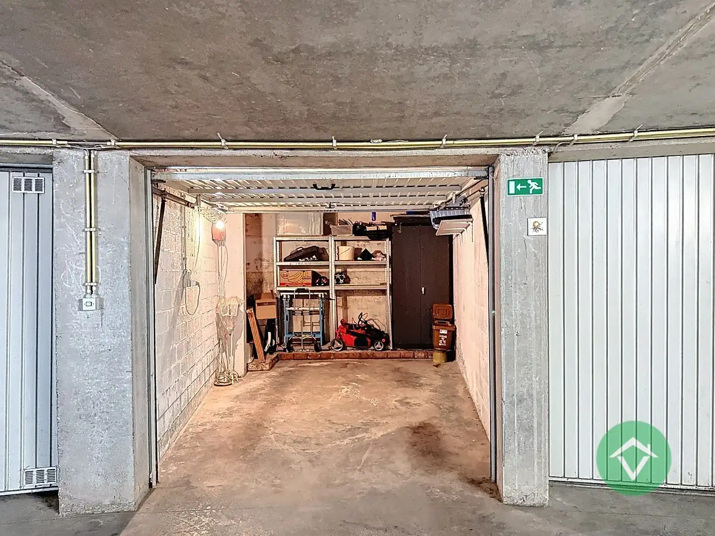 Volledig gerenoveerd handelspand met woonst en garage te Koekelare foto 27