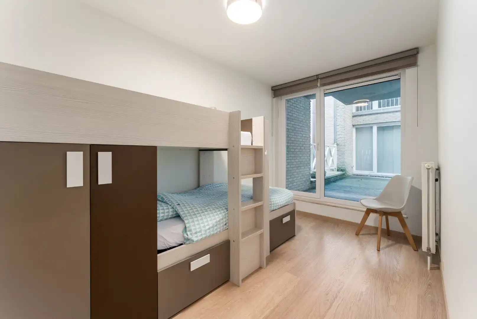 Centraal gelegen appartement met 2 slpks. en terras foto 10