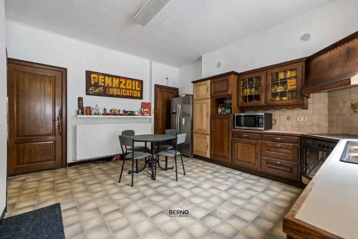 Rustig gelegen woning met 3 slaapkamers en ruime garage. foto 7