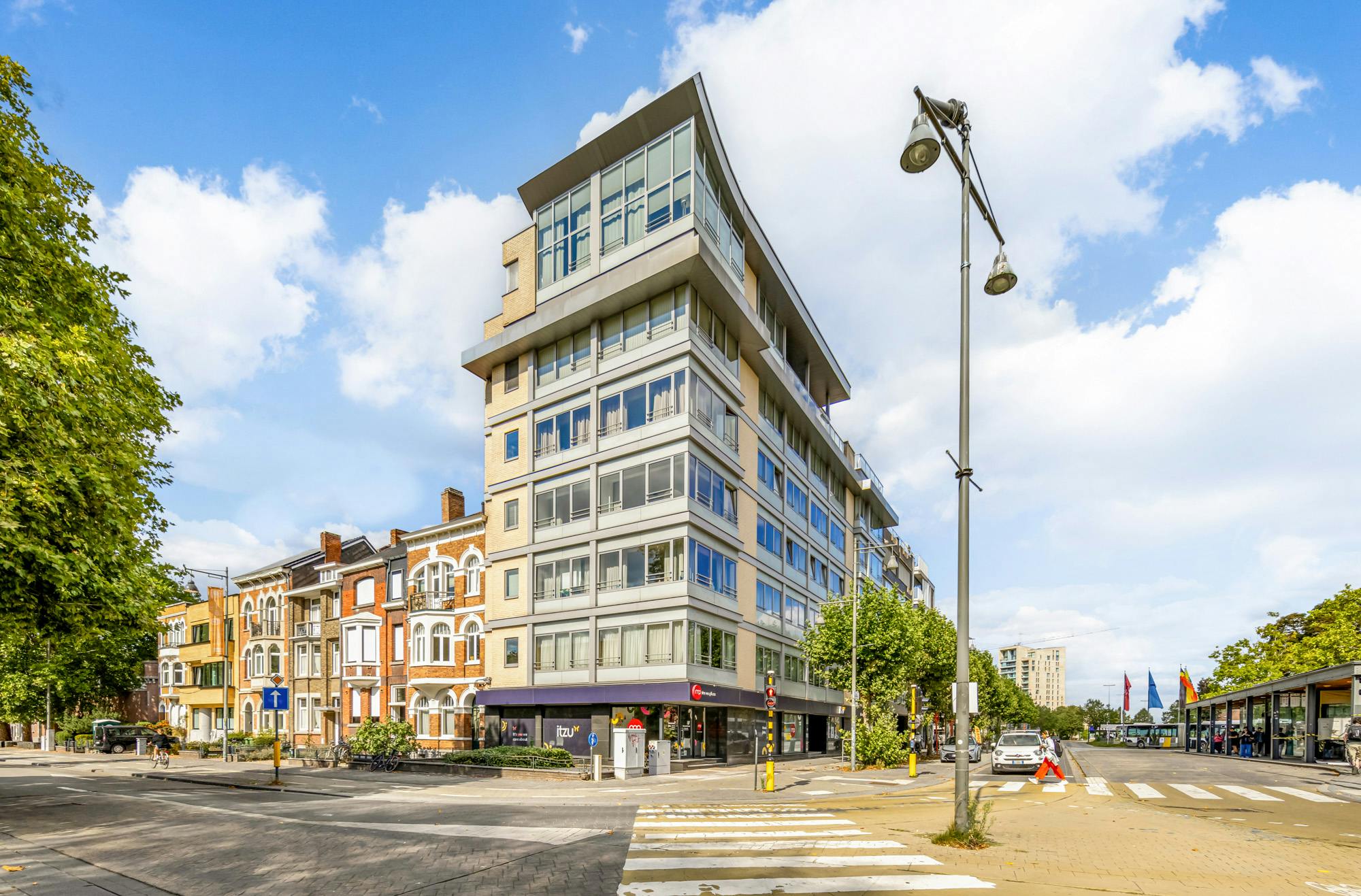 Gerenoveerd appartement met 3 slaapkamers centrum Hasselt foto 18