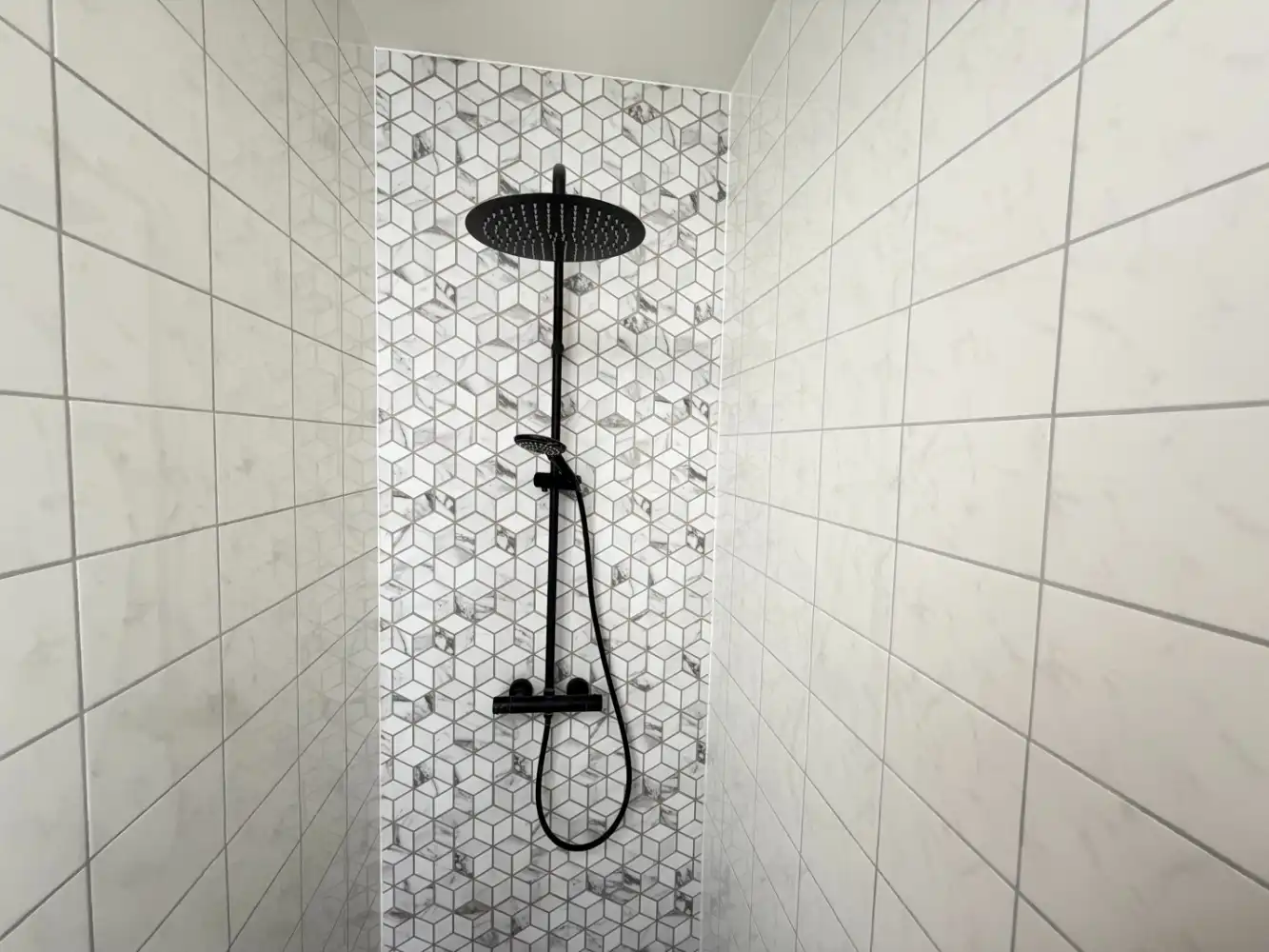 Heel mooi gerenoveerd appartement met twee slaapkamers. Tijdens de renovatie is veel aandacht besteed aan het behouden en versterken van de authentieke stijl van het gebouw. foto 7