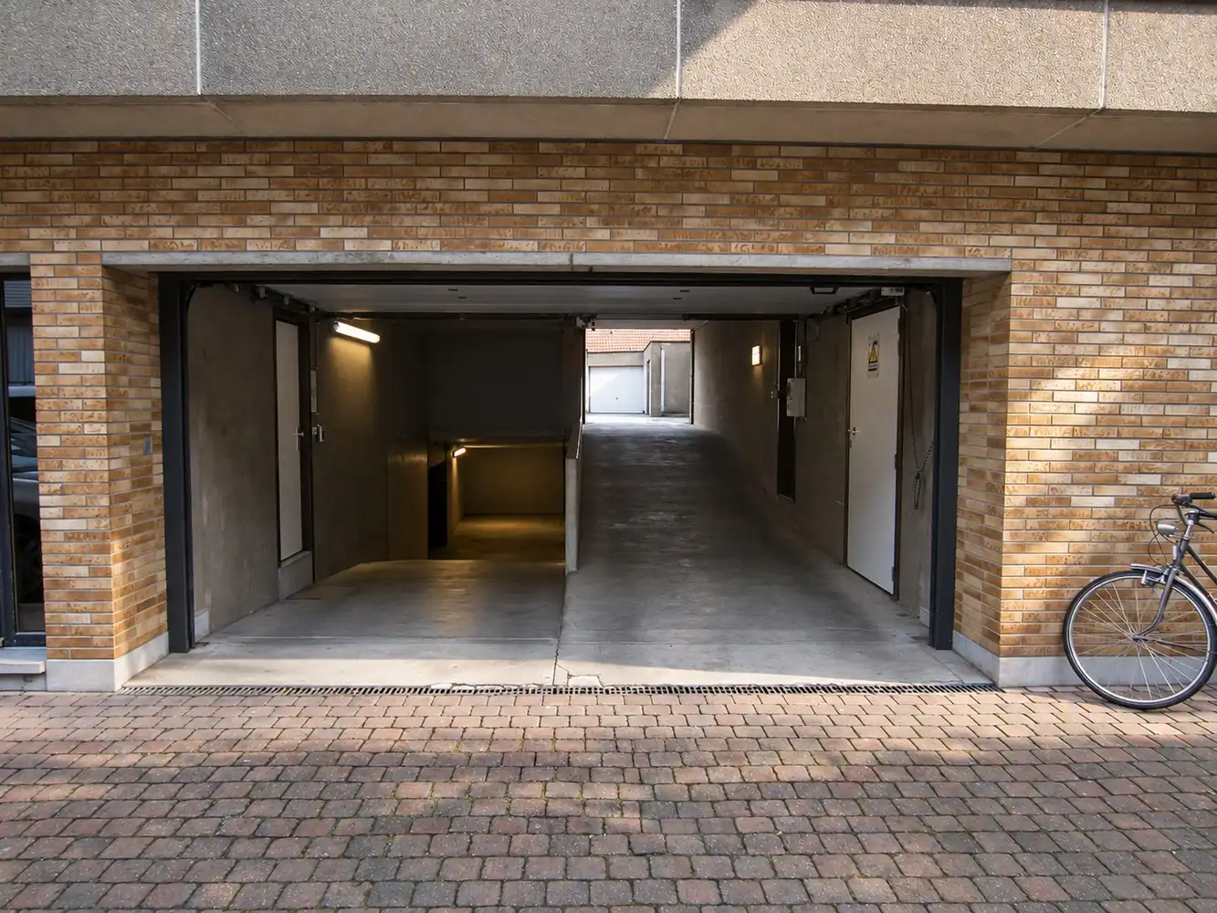 GARAGECOMPLEX DE ZONNEBLOEM foto 2