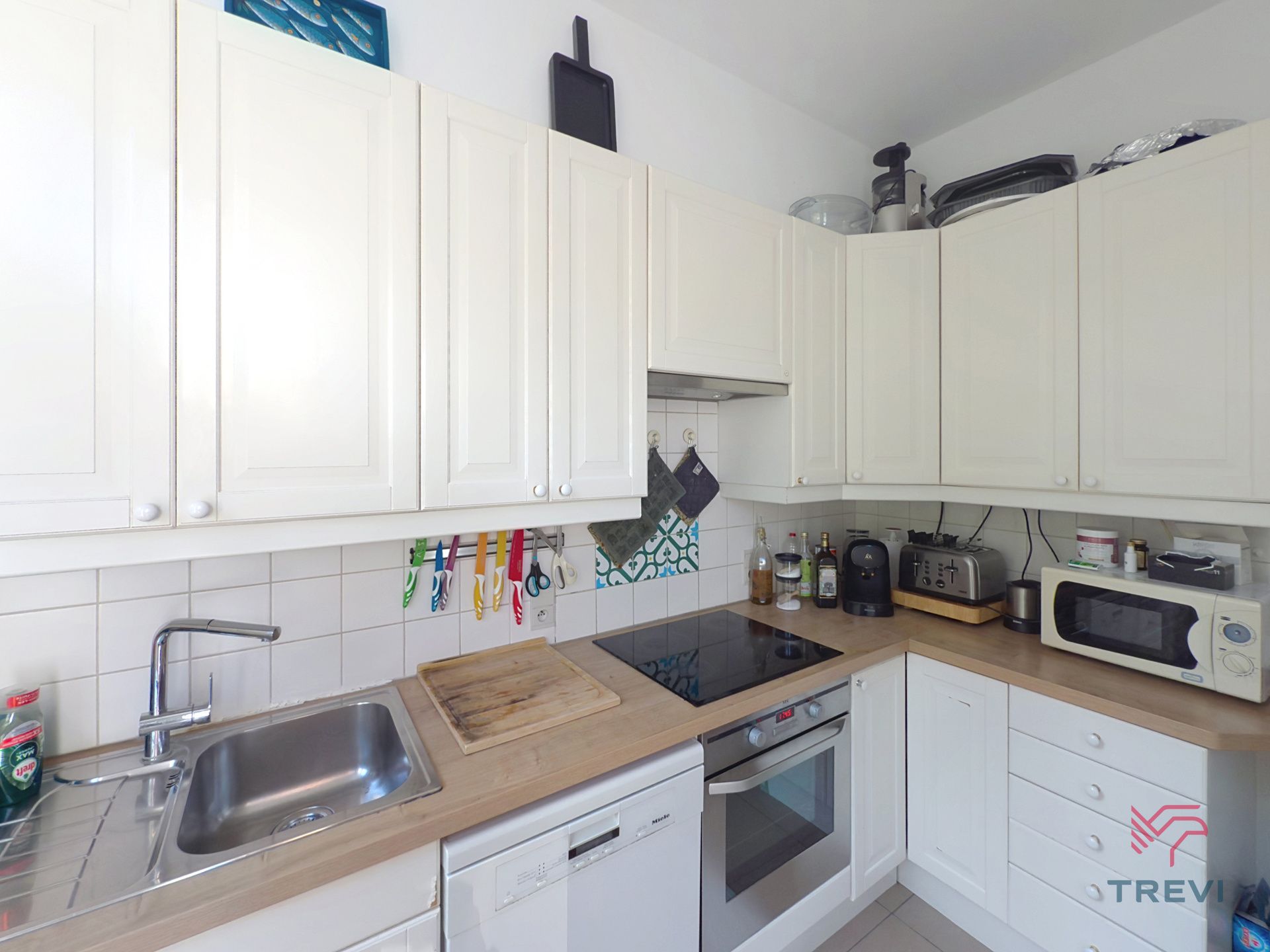 Eengezinswoning met 4 slaapkamers + kantoor en tuin! foto 6