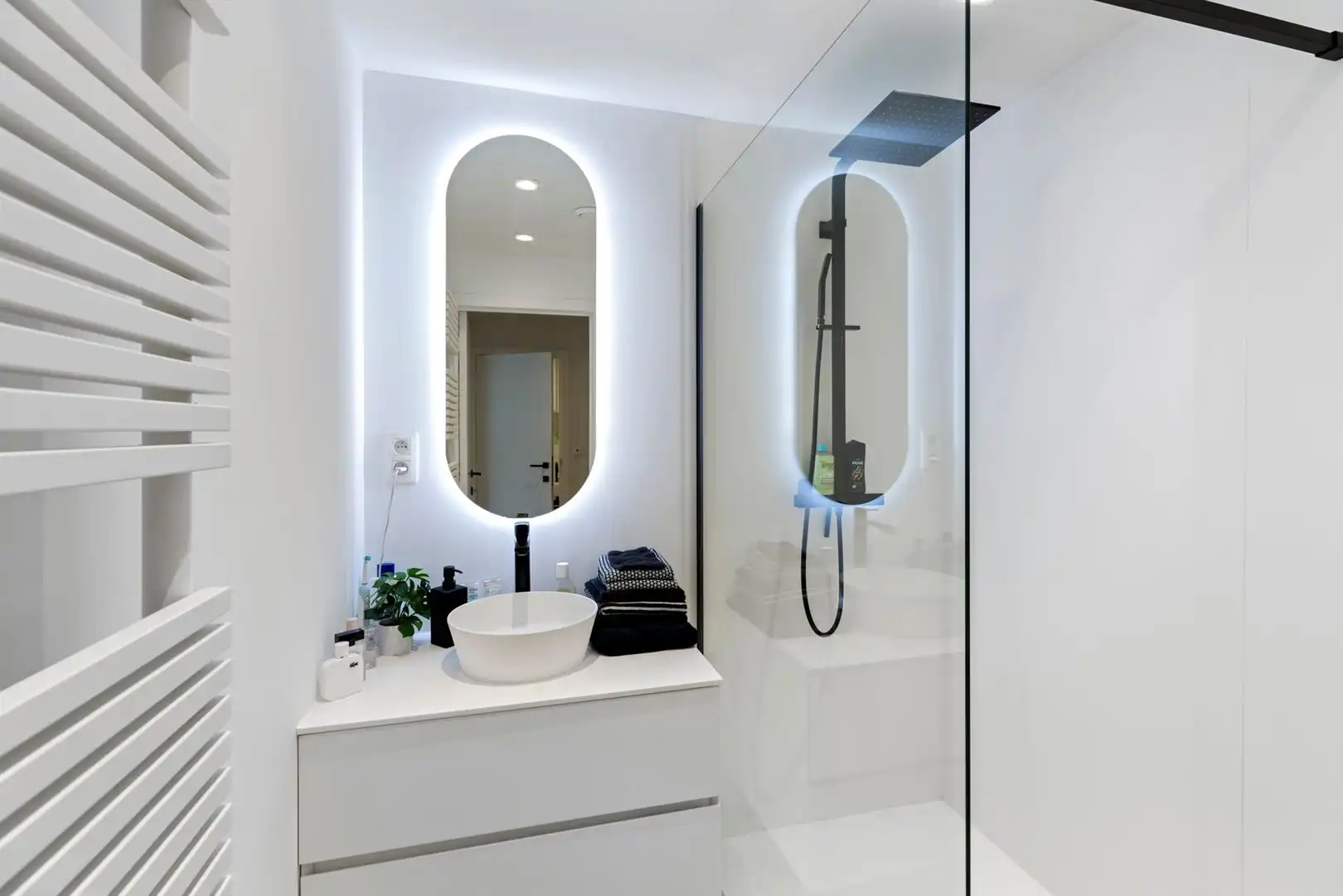 Bjzonder mooi afgewerkt appartement in topgebeouw foto 9