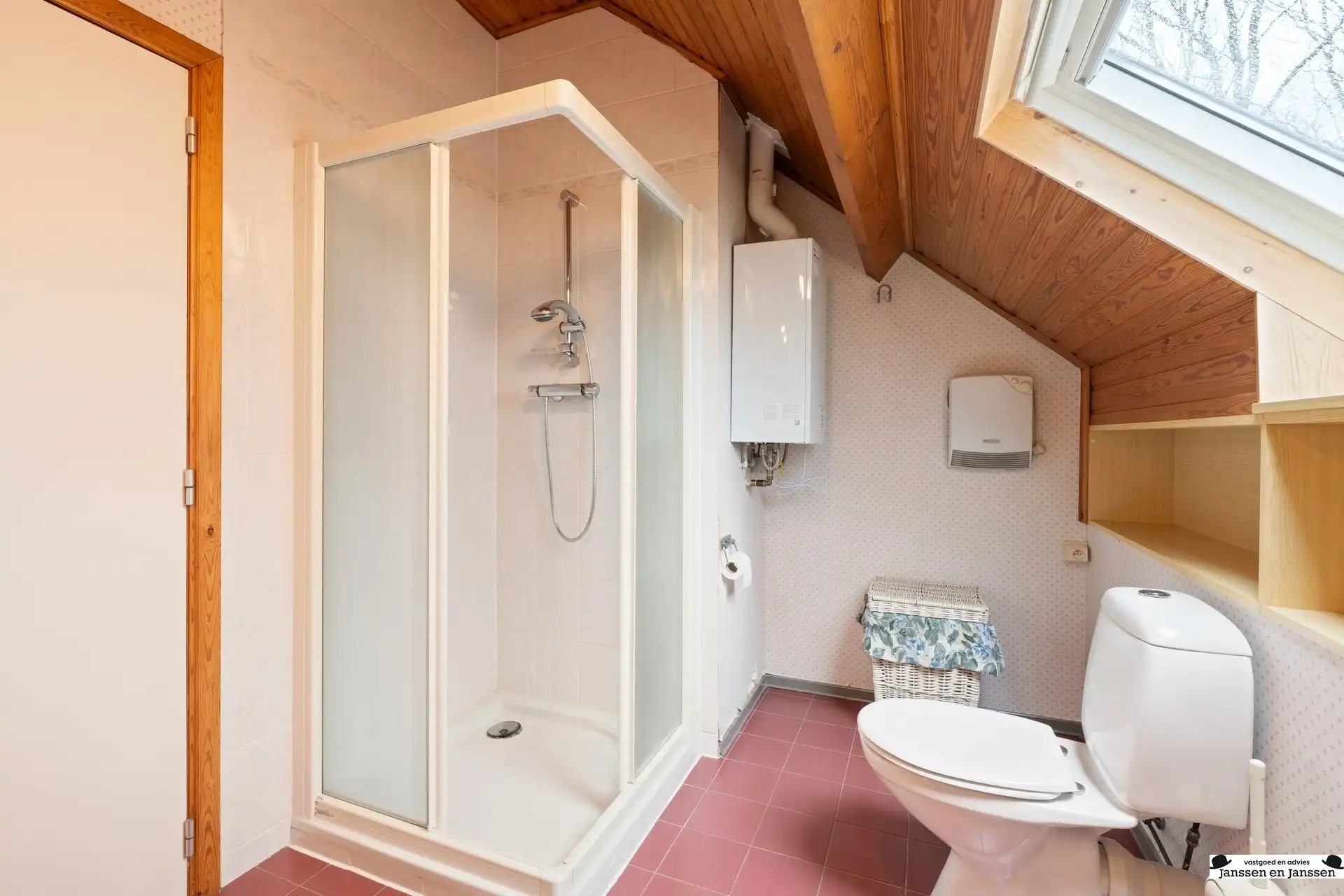 Karaktervolle villa op aan de Bredabaan foto 21