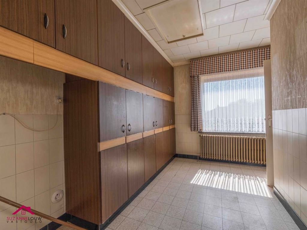 Vrijstaande, op te frissen woning foto 19