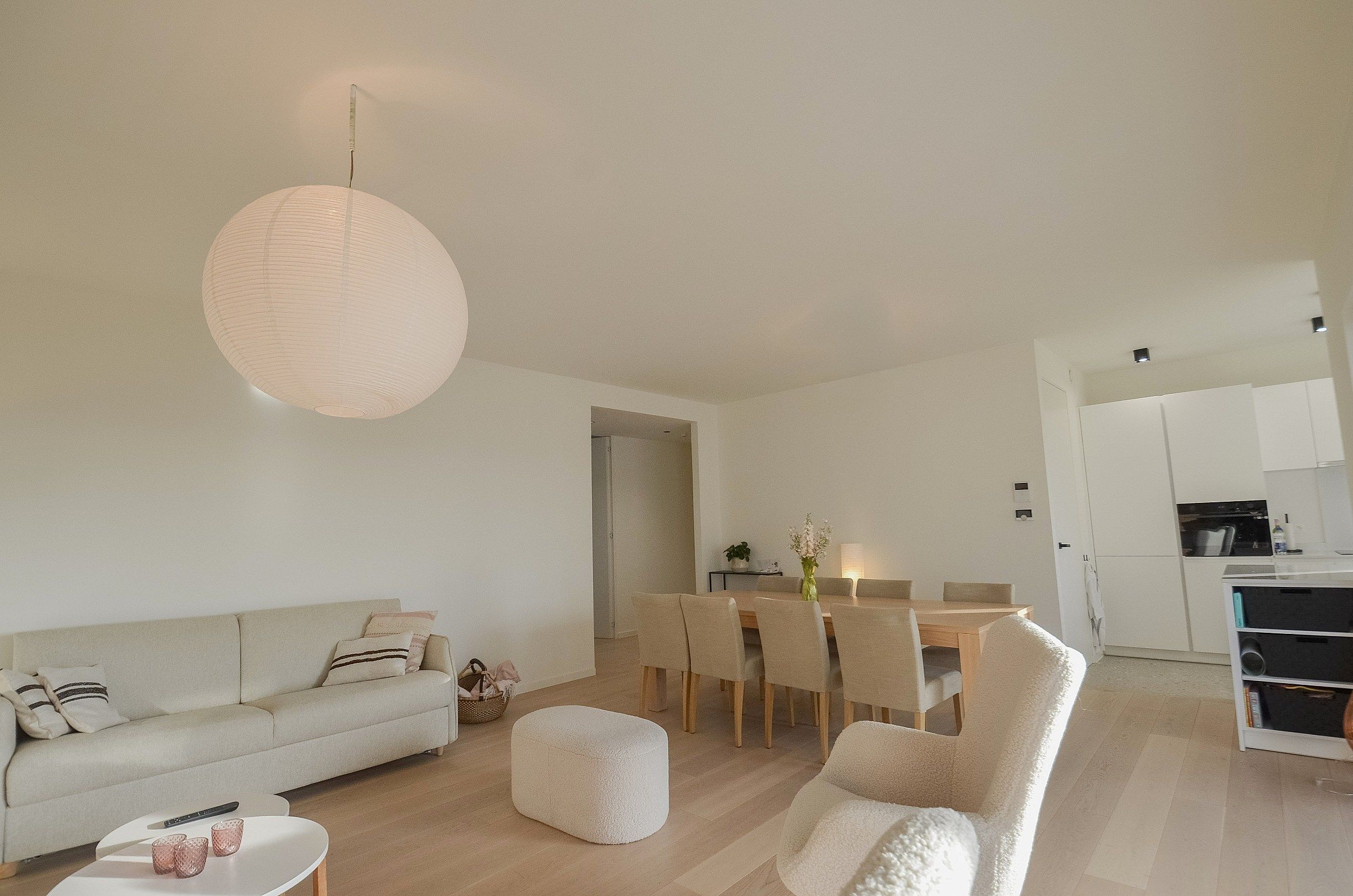 Appartement met gevelbreedte van ongeveer 5,2 meter en een ruim zonnig terras. foto 5