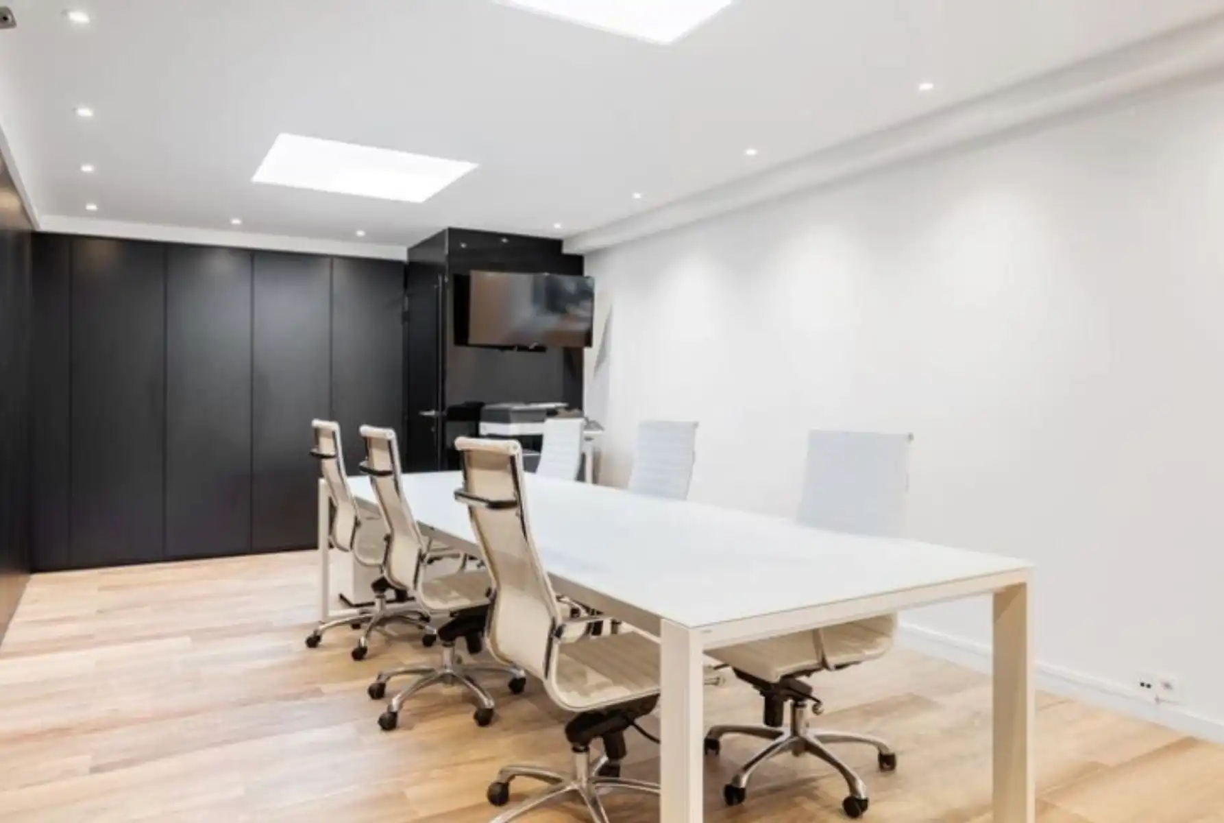 Centraal gelegen handelszaak in harte Sint-Katelijne-Waver! foto 3