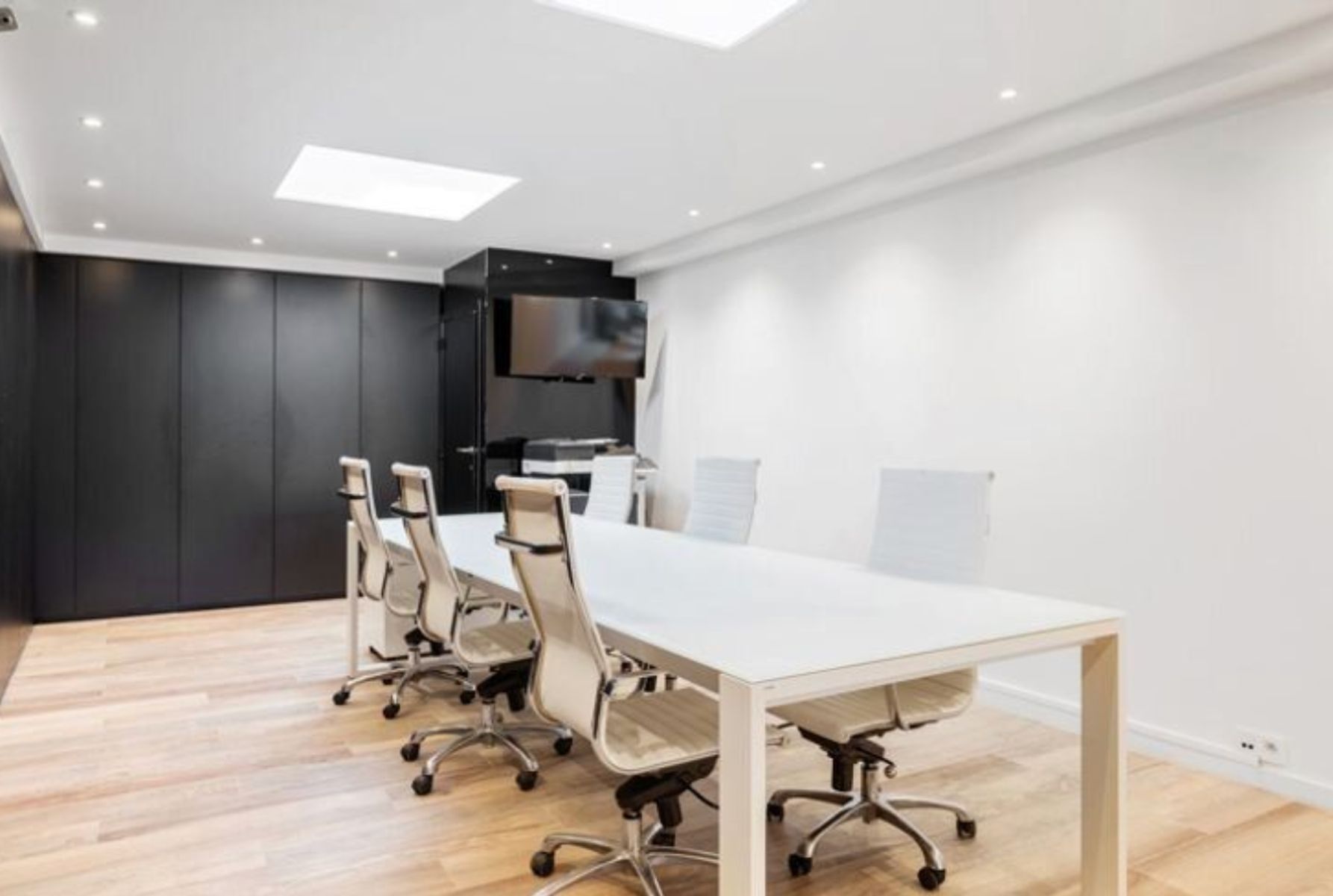 Centraal gelegen handelszaak in harte Sint-Katelijne-Waver! foto 3