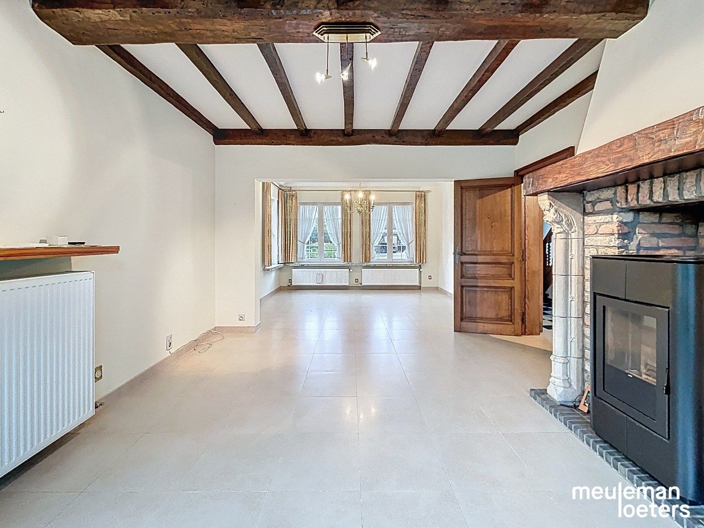 Ruime gezinswoning met garage foto 6