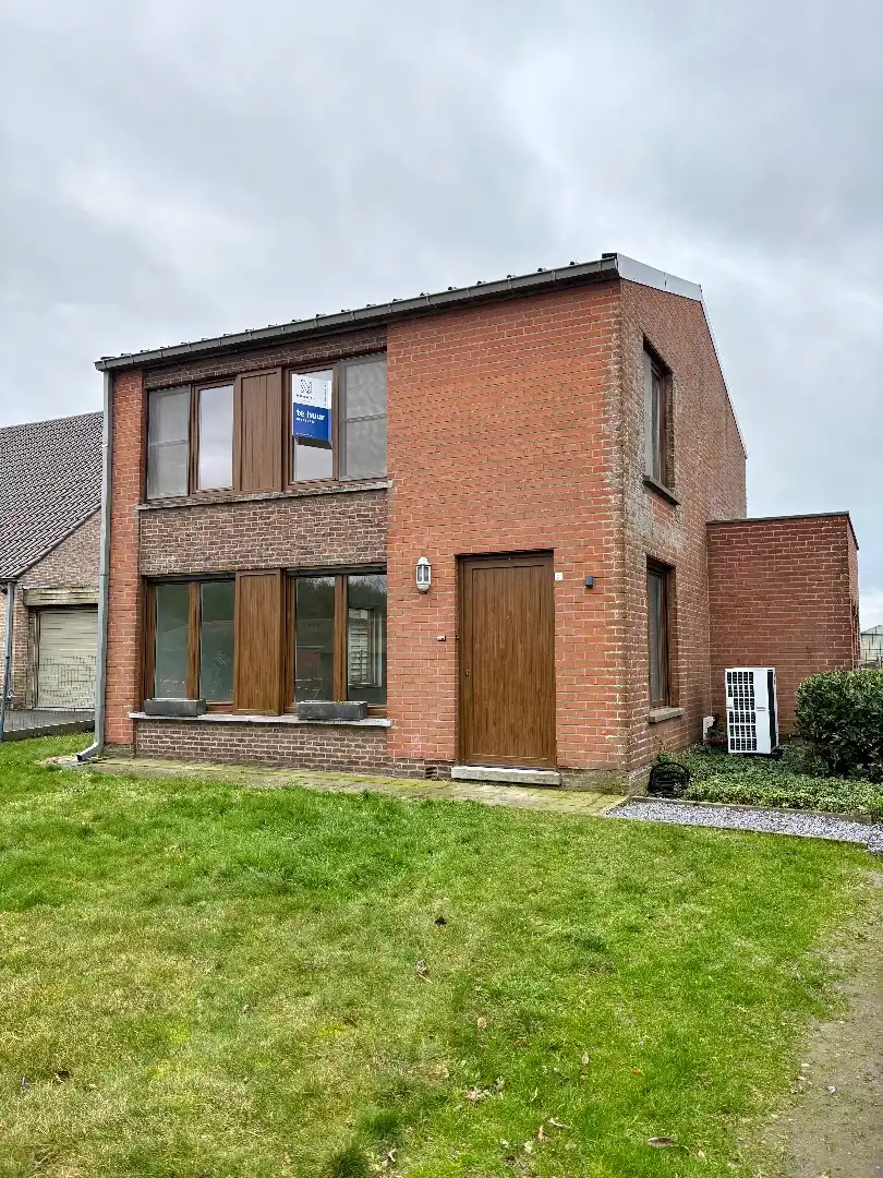 Gerenoveerde woning te huur in Wingene op 1197m² foto 15