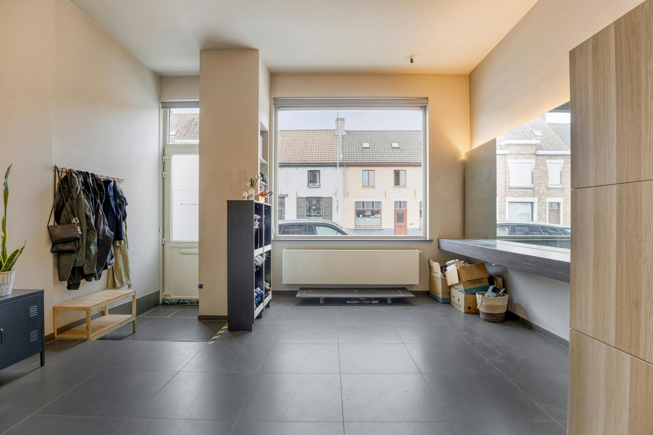Unieke combinatie van wonen & werken -Huis met handelsruimte foto 3