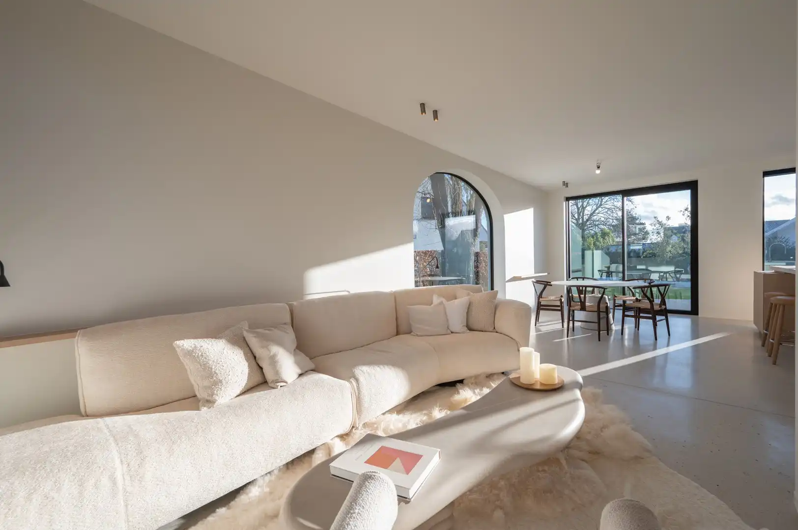 Instapklare nieuwbouwvilla met 5 slaapkamers en zuidgerichte tuin foto 3