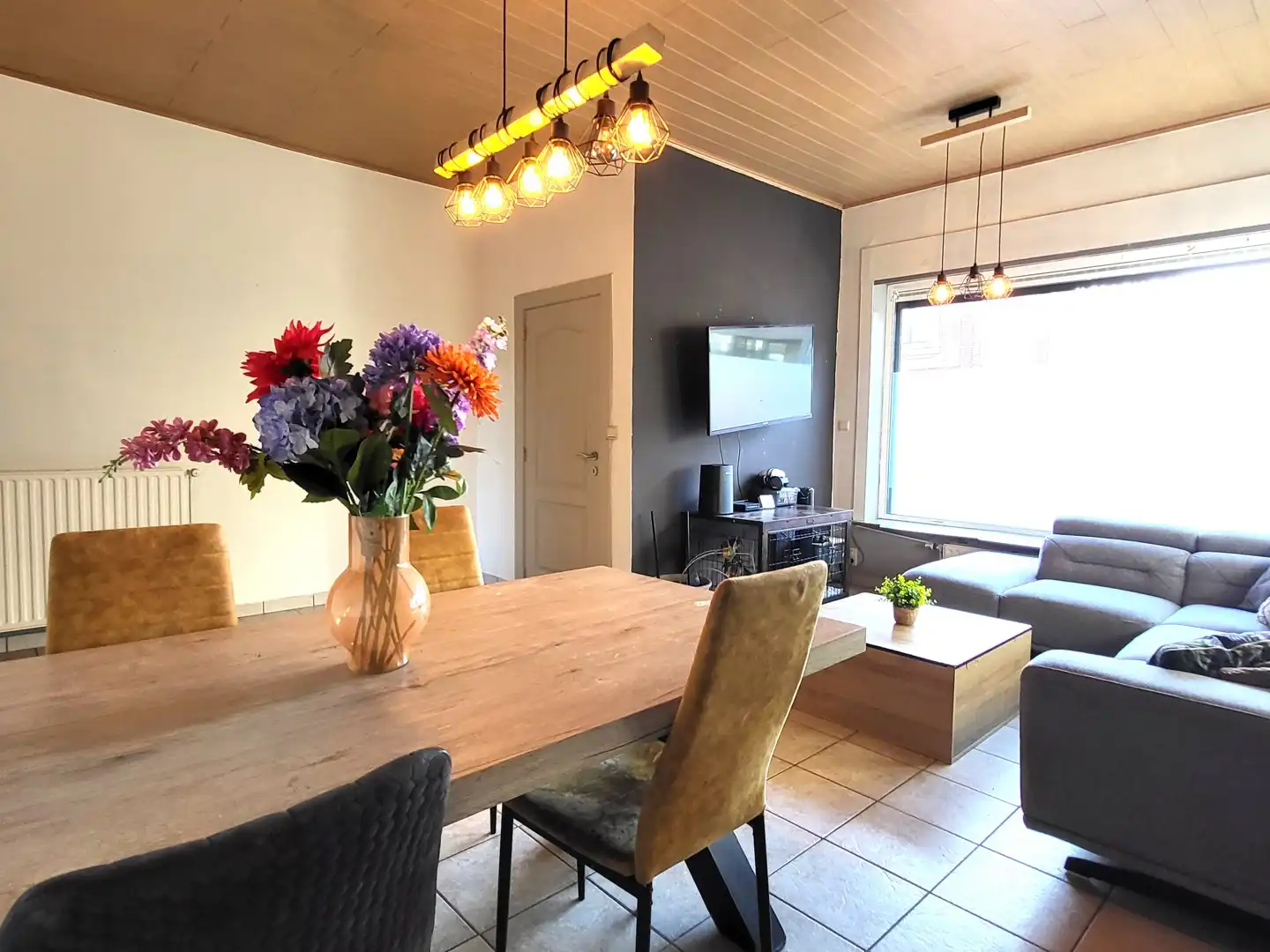 Verrassend ruime, instapklare woning met 3 slaapkamers en zuidger. tuinzone met terras. foto 7