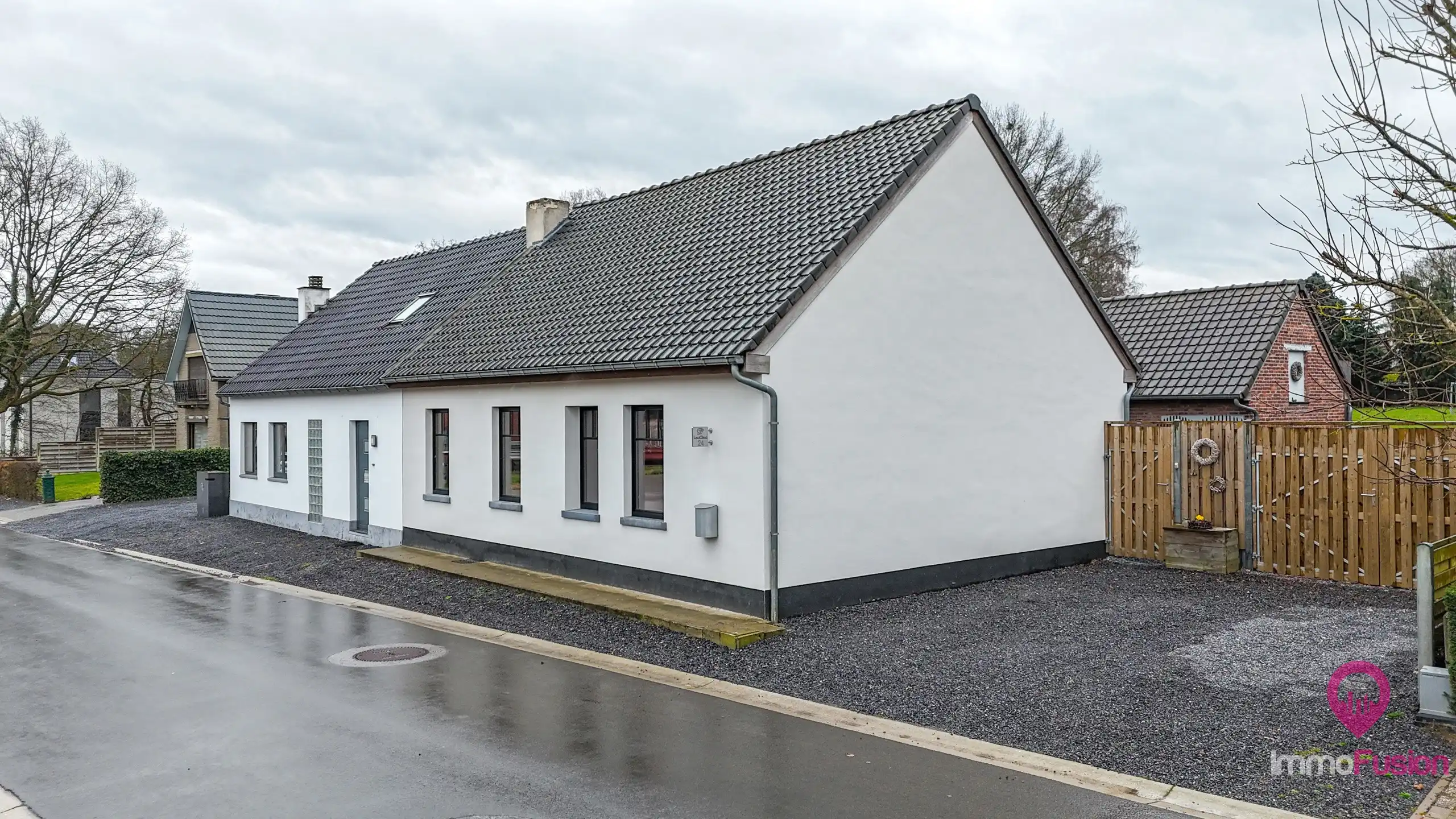 Gerenoveerde landelijk moderne woning op 21 are met 4 suites! foto 3