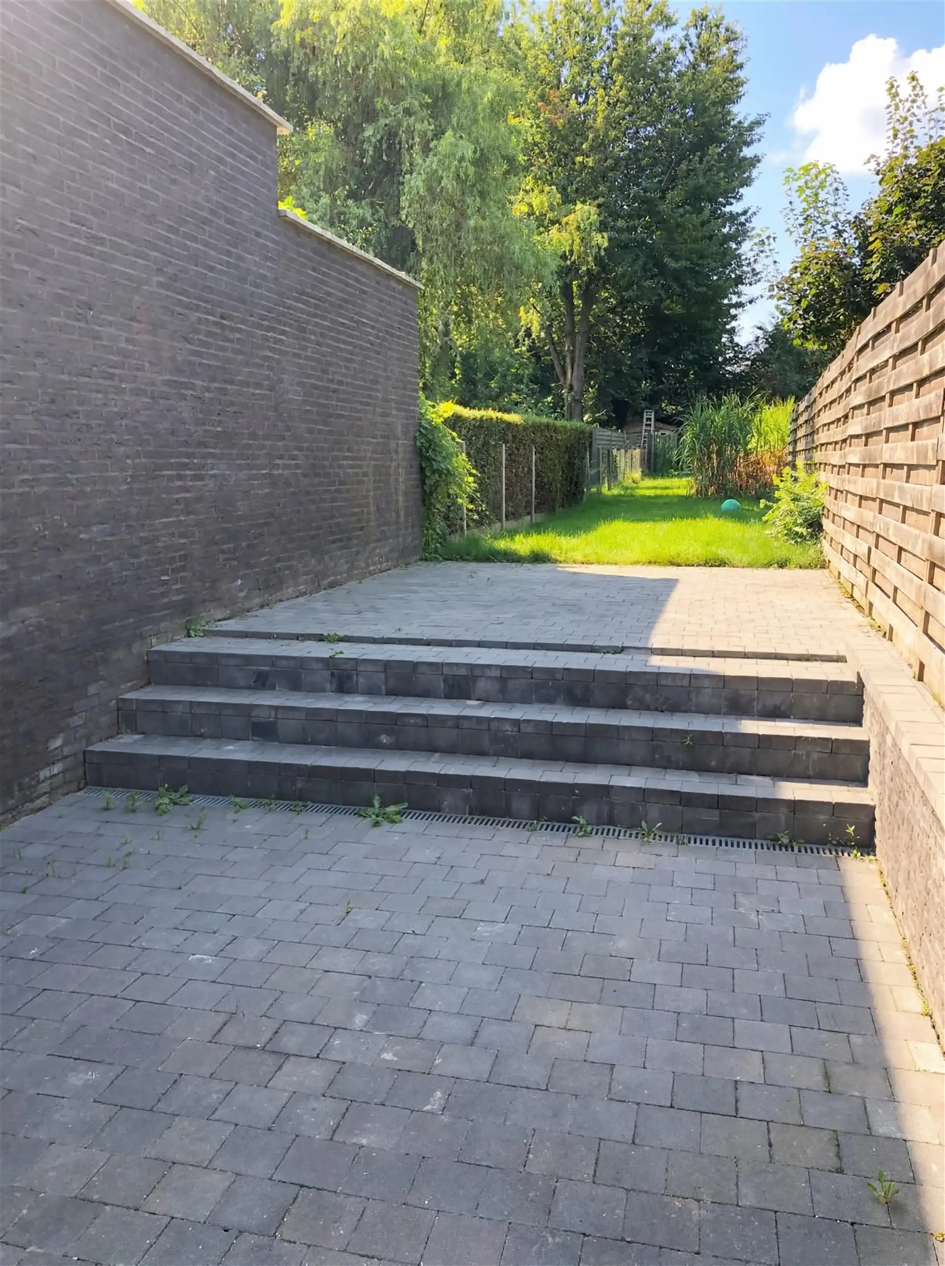 Ruime woning met vier slaapkamers en grote tuin te Aalst foto 8