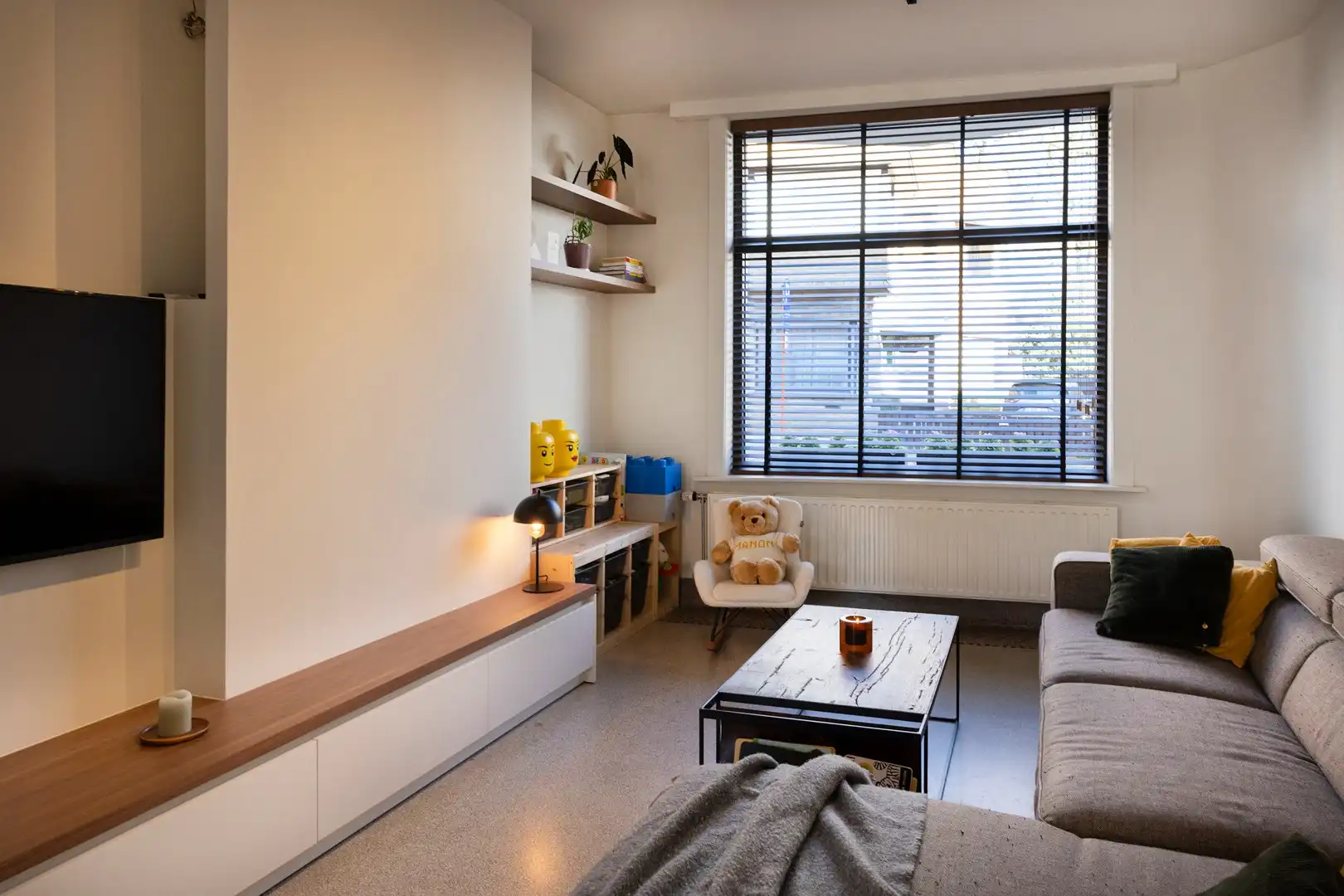 Karaktervolle stadswoning met tuin én garage. foto 2