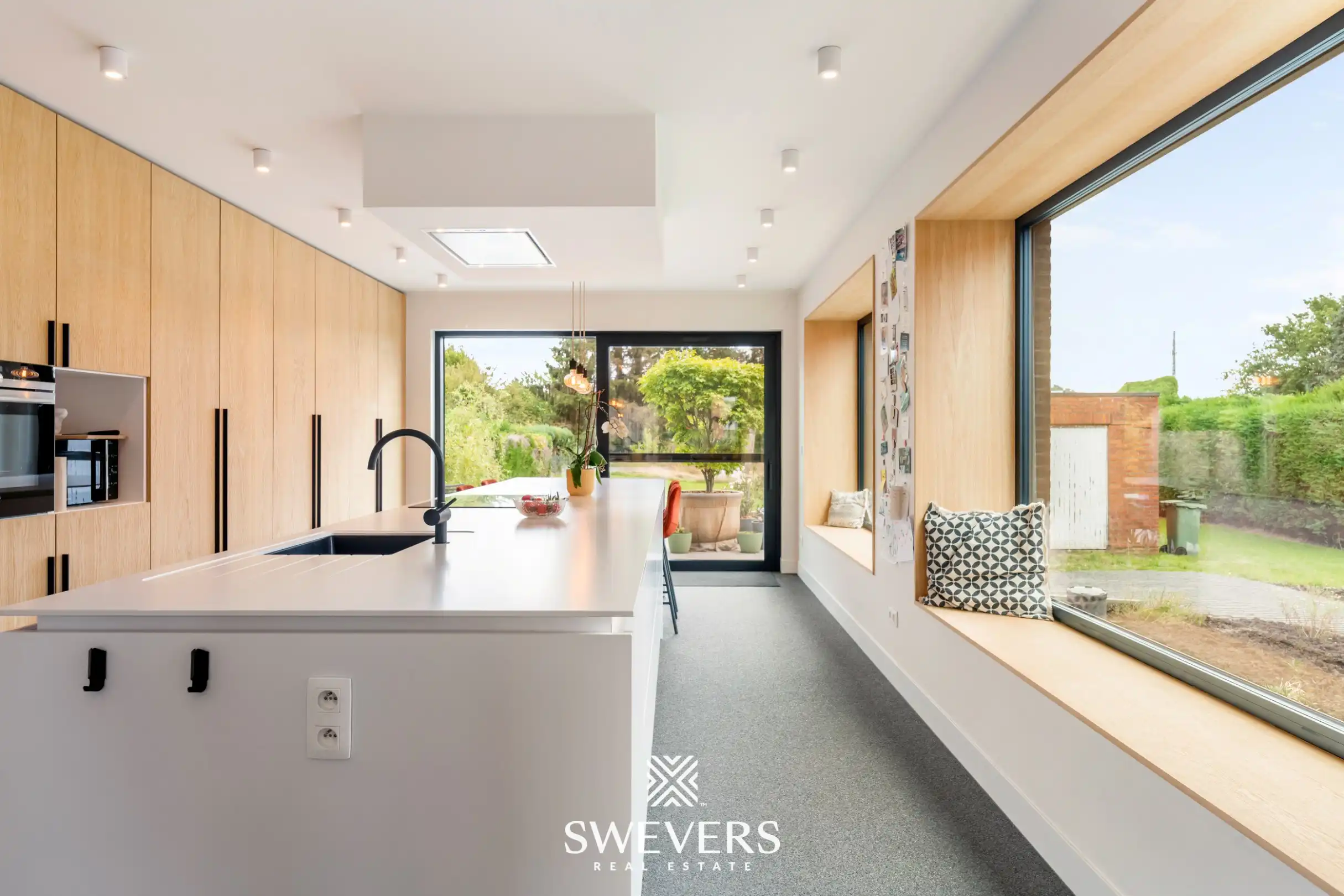 Ruime gerenoveerde woning op topligging foto 8