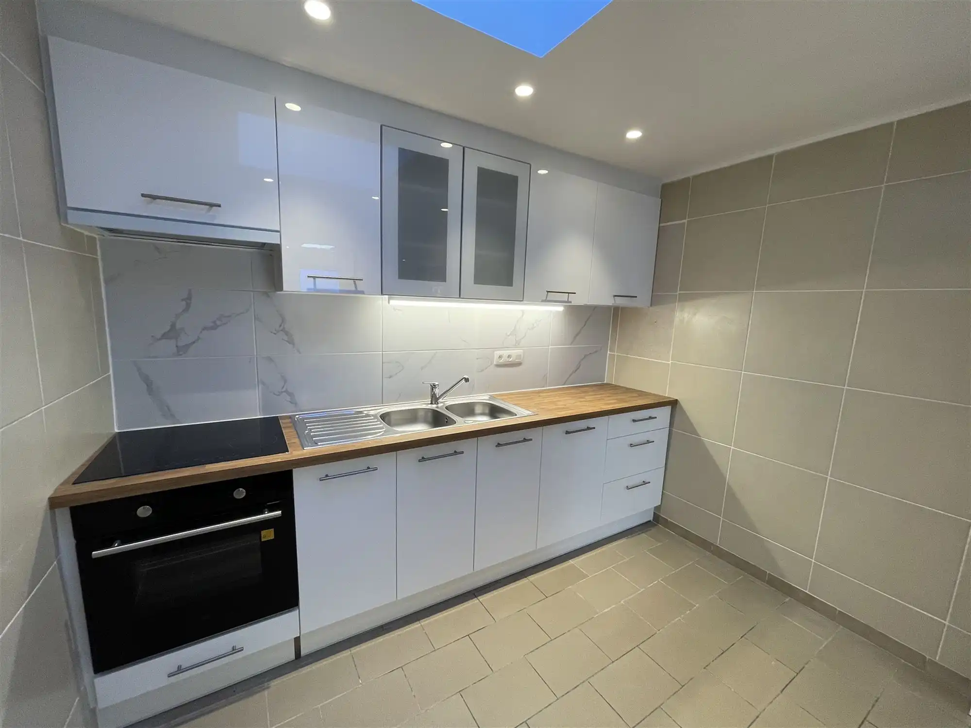 Appartement foto {{pictureIndex}}