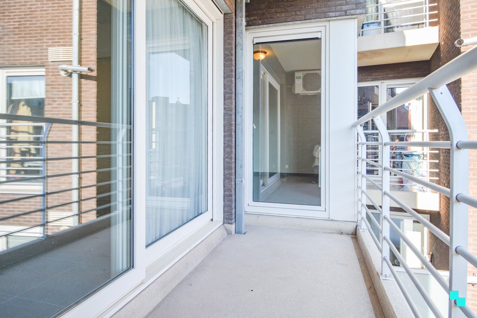 Instapklaar, energiezuinig appartement met staanplaats te Roeselare foto 17