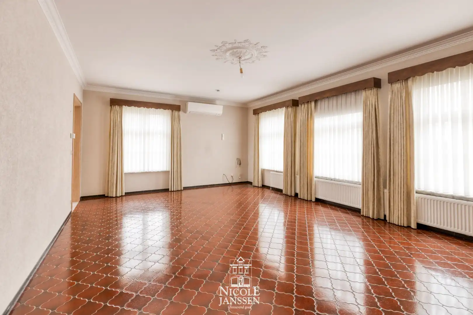 Vrijstaande gezinswoning foto 4