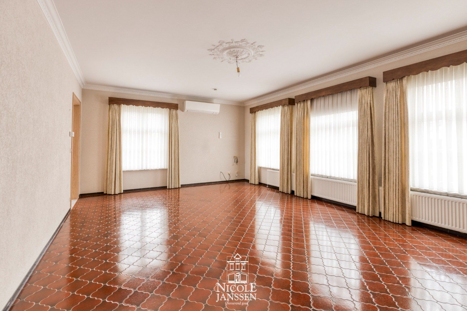 Vrijstaande gezinswoning foto 4