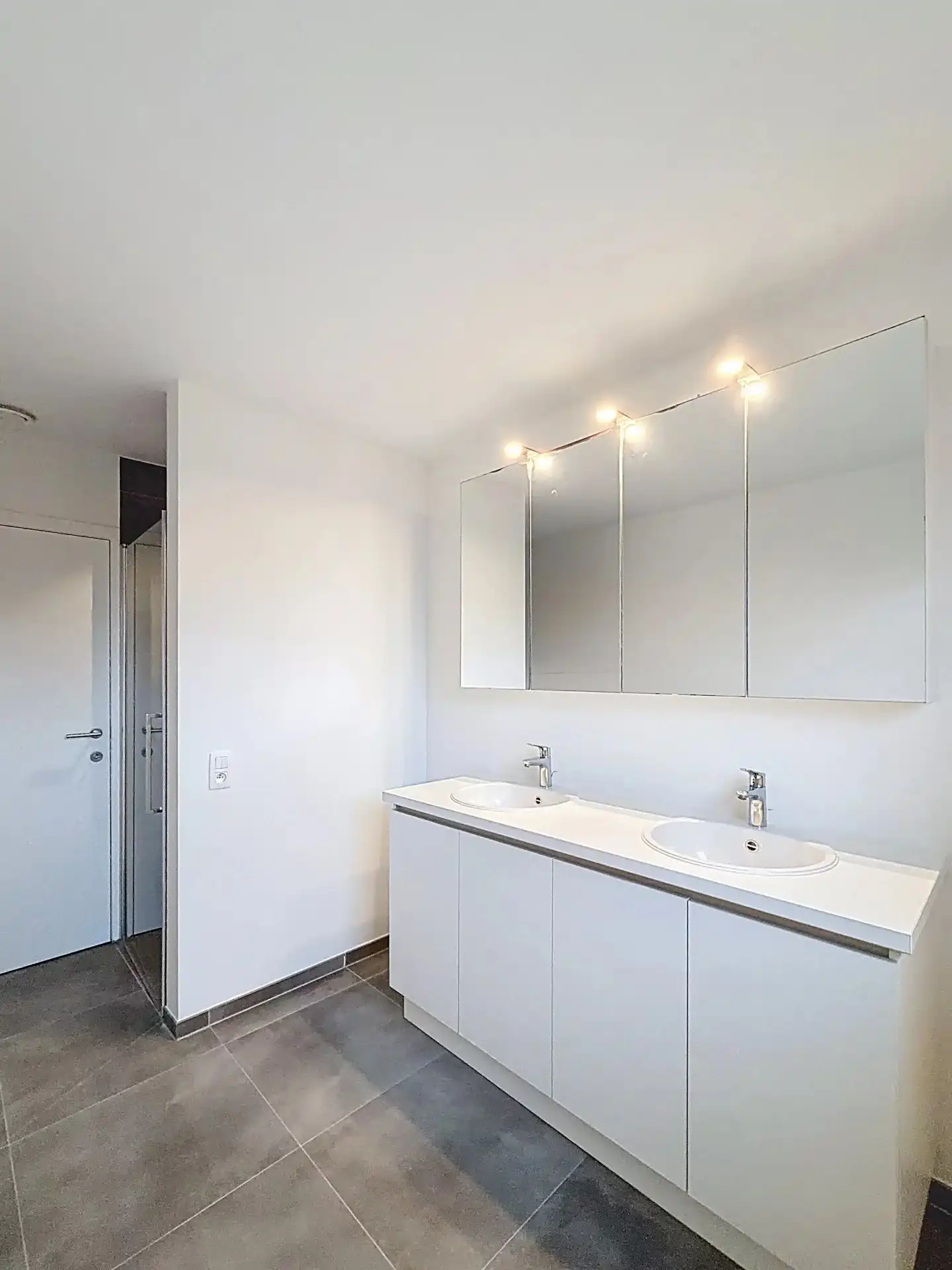 Energiezuinige woning met 3 slaapkamers en tuin. foto 12