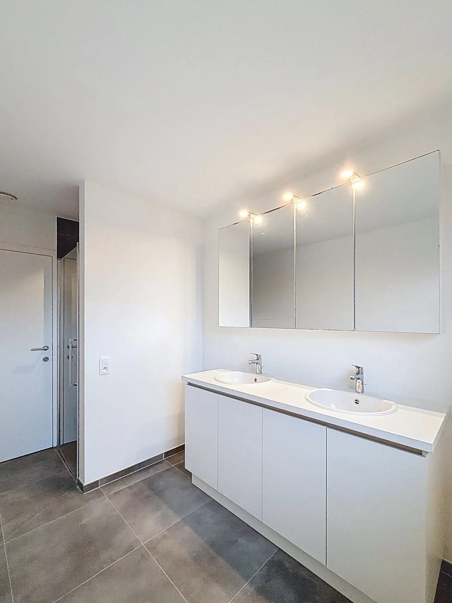 Energiezuinige woning met 3 slaapkamers en tuin. foto 12