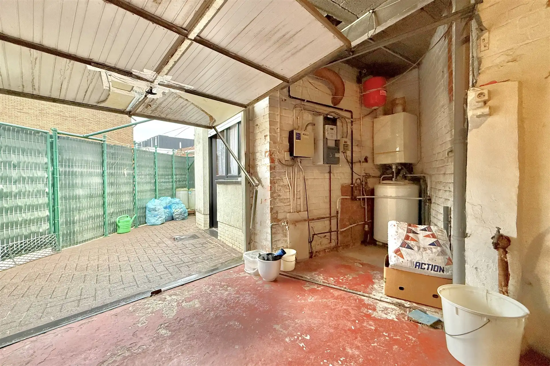 Te renoveren woning / handelshuis in het centrum foto 16