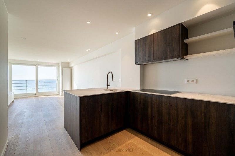Prachtig gerenoveerd appartement op de Zeedijk met adembenemend zicht op zee foto 10