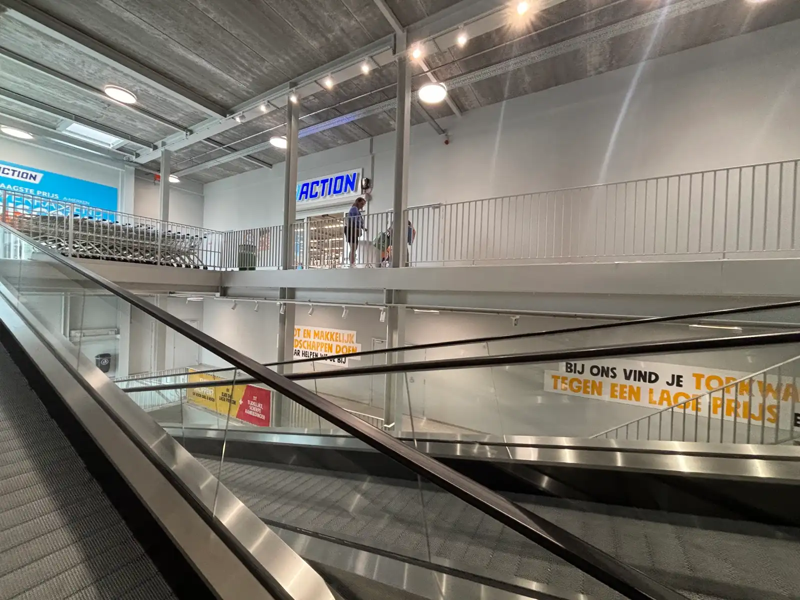 950 m² casco handelspand naast Action en Jumbo Tienen foto 4